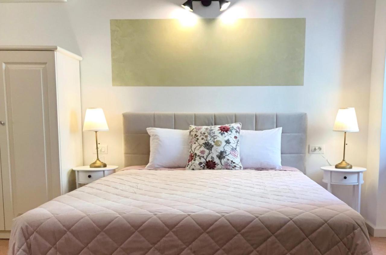 Casa Vittoria Hotel Ровин Екстериор снимка