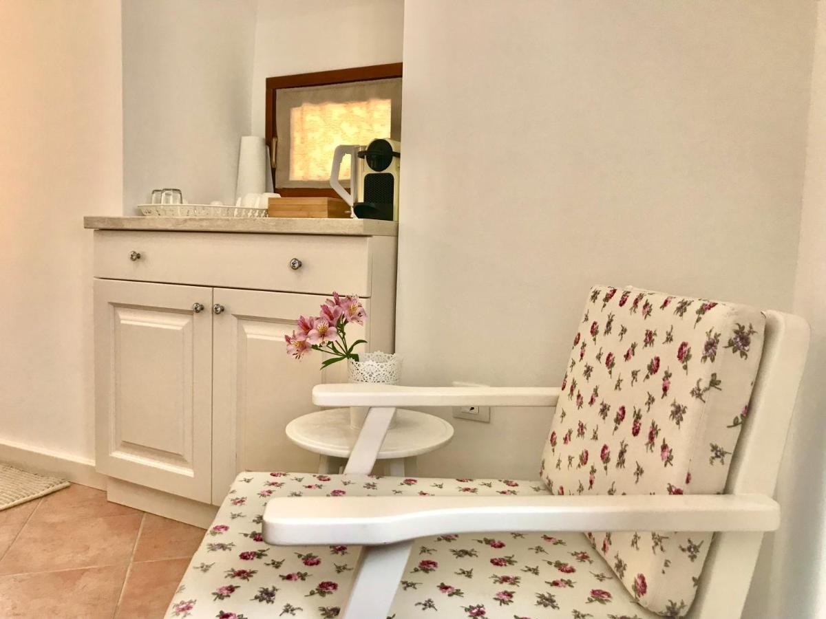 Casa Vittoria Hotel Ровин Екстериор снимка