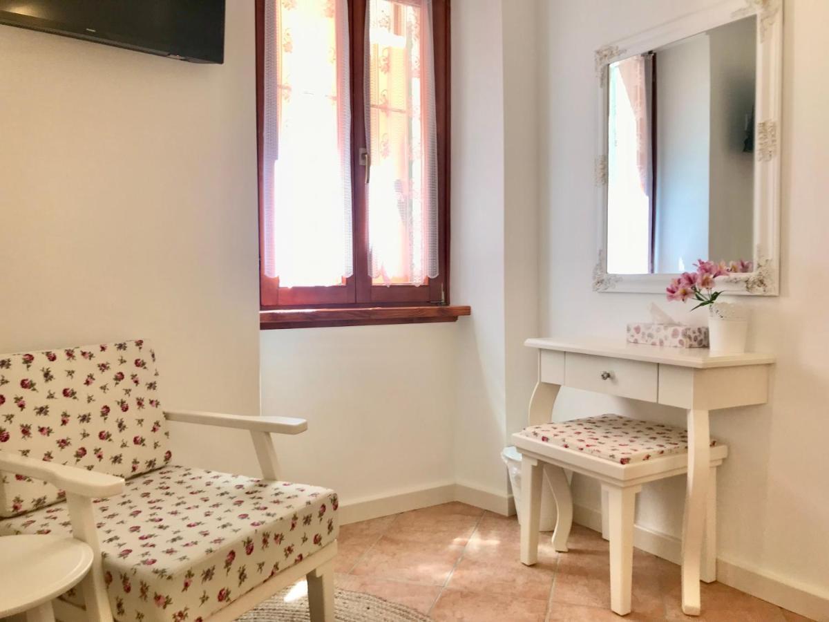 Casa Vittoria Hotel Ровин Екстериор снимка